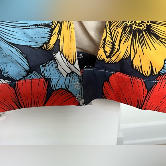 WAGGON top - Picture 3 of 7